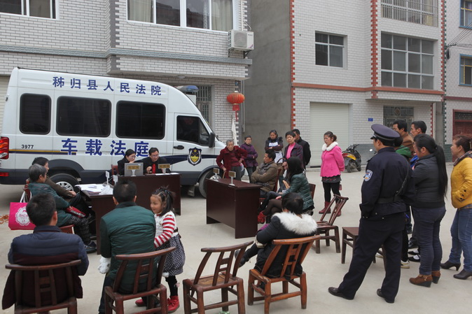 巡回审判 送法下乡.JPG