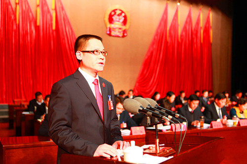 胡永传作法院工作报告.jpg 胡永传作法院工作报告.jpg