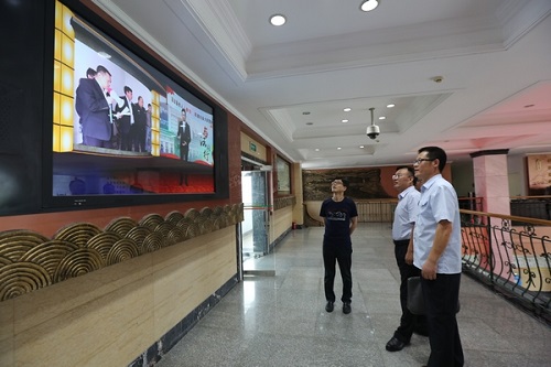 张忠斌院长2.jpg 张忠斌院长2.jpg