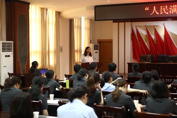 谭斌同志先进事迹宣讲.jpg 谭斌同志先进事迹宣讲.jpg