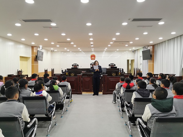 宣讲宪法和校园欺凌.jpg 宣讲宪法和校园欺凌.jpg