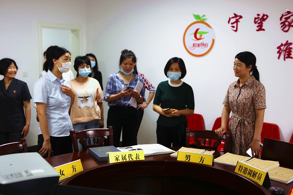 随州市妇联到秭归法院调研指导工作.jpg 随州市妇联到秭归法院调研指导工作.jpg