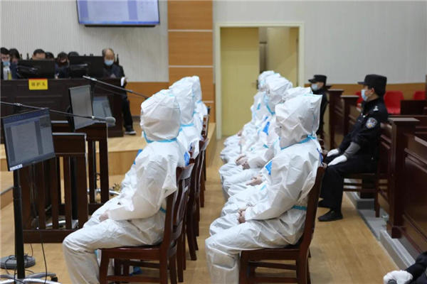 庭审现场2.jpg