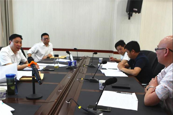 深入交流 共商对策.jpg