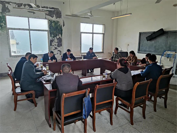 召开执行调解会议.jpg 召开执行调解会议.jpg