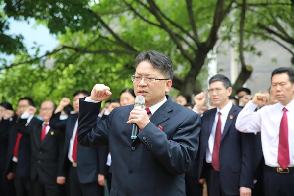 重温入党誓词.jpg 重温入党誓词.jpg