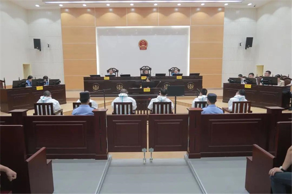 庭审现场1.jpg 庭审现场1.jpg