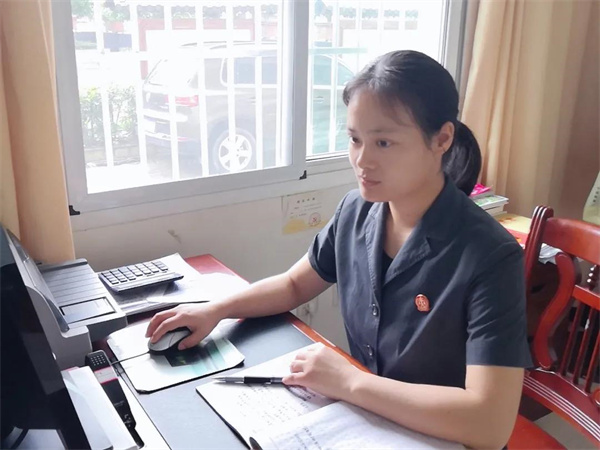 茅坪人民法庭 严晓芳.jpg 茅坪人民法庭 严晓芳.jpg