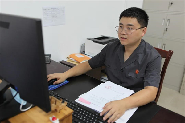 执行局 苟海林.jpg 执行局 苟海林.jpg