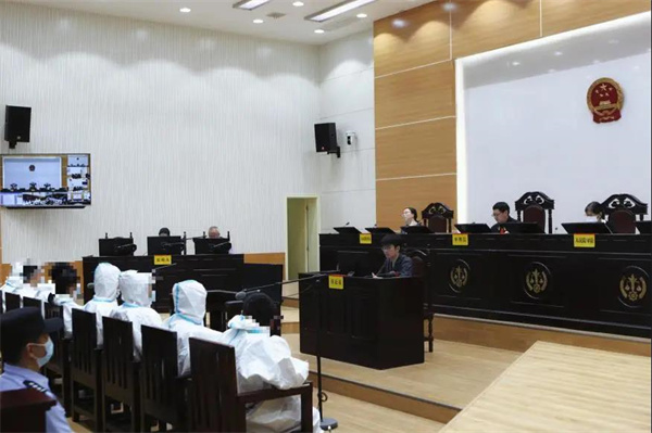 庭审现场2.jpg 庭审现场2.jpg