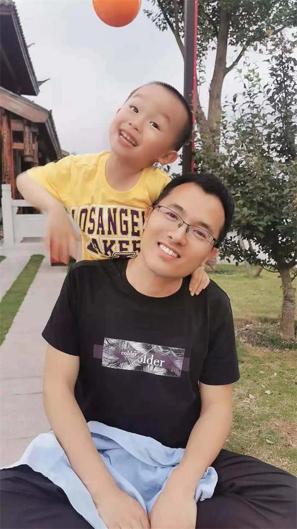 人民陪审员 杨鑫.jpg 人民陪审员 杨鑫.jpg