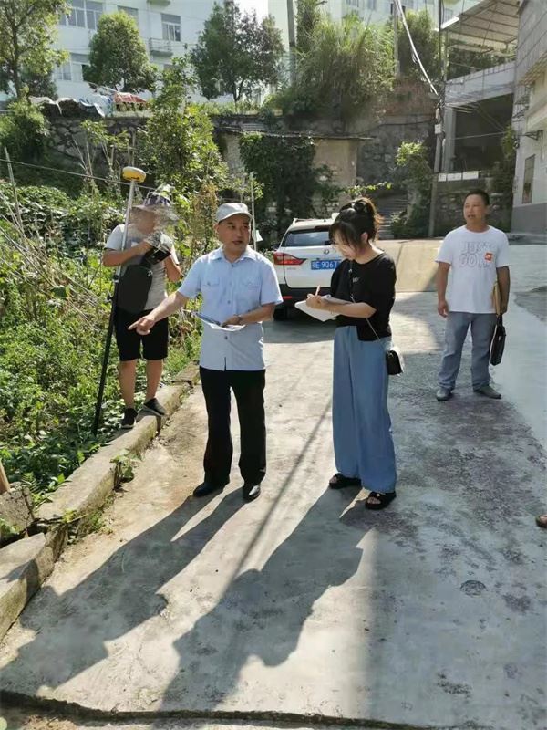 勘察现场1.jpg