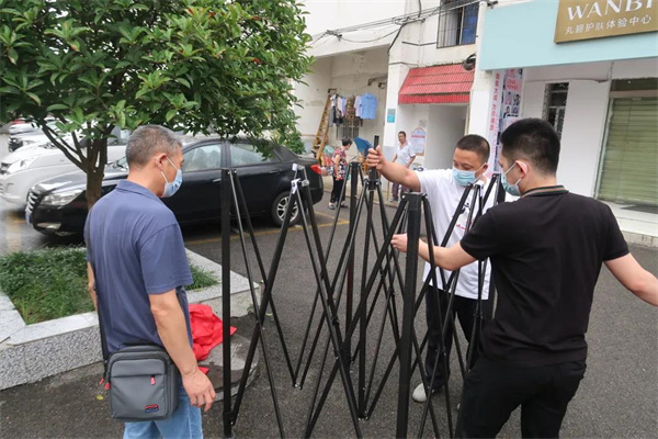 搭建雨棚.jpg 搭建雨棚.jpg