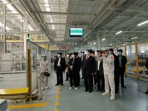 参观广汽传祺车间1.jpg