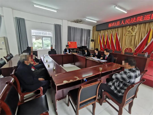 调解现场2.jpg 调解现场2.jpg