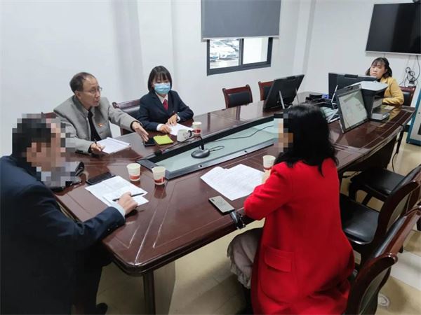 调解现场.jpg 调解现场.jpg