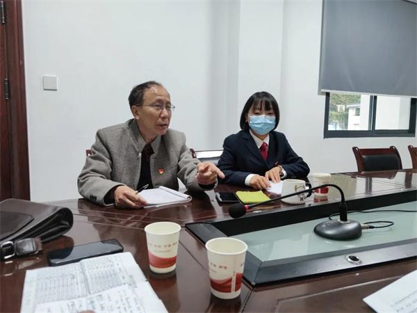 调解现场2.jpg 调解现场2.jpg