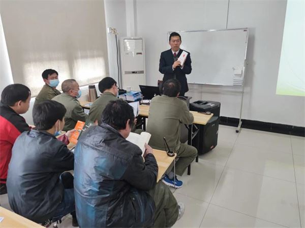 送法进企业.jpg 送法进企业.jpg