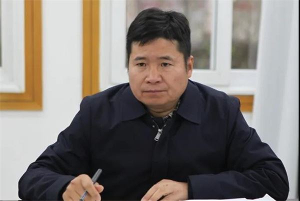 骆伟同志主持会议.jpg 骆伟同志主持会议.jpg