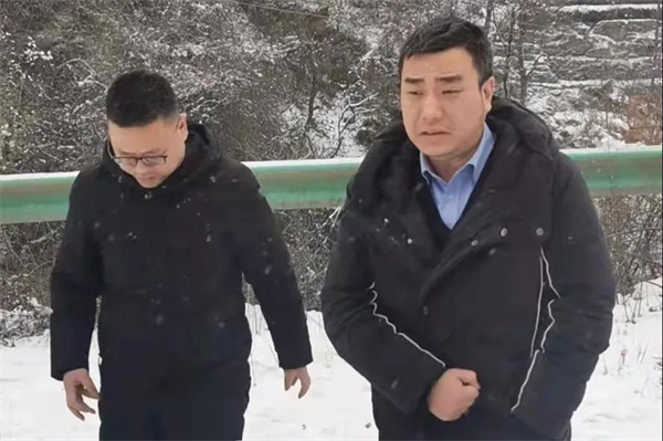 你要问我山上有多冷?.jpg 你要问我山上有多冷?.jpg